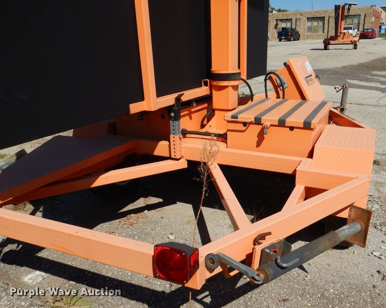 image for item DL3044 2009 Ver-Mac PCMS1210 message board trailer