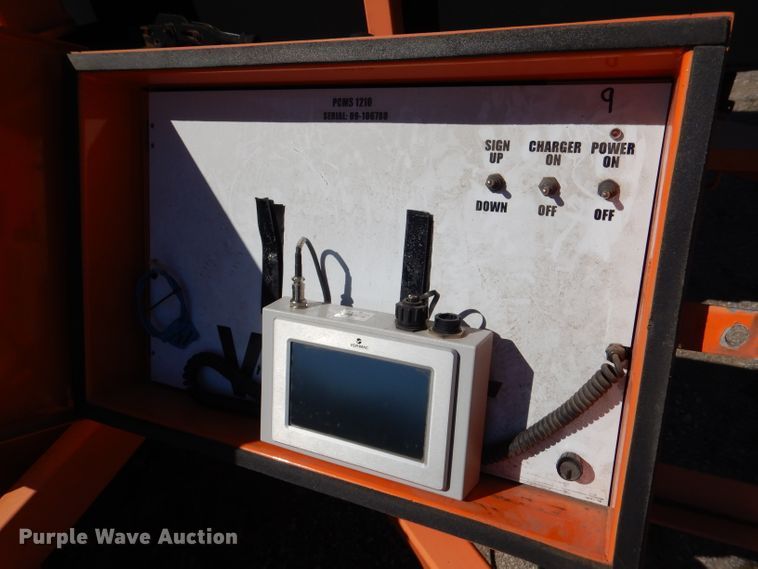 image for item DL3044 2009 Ver-Mac PCMS1210 message board trailer