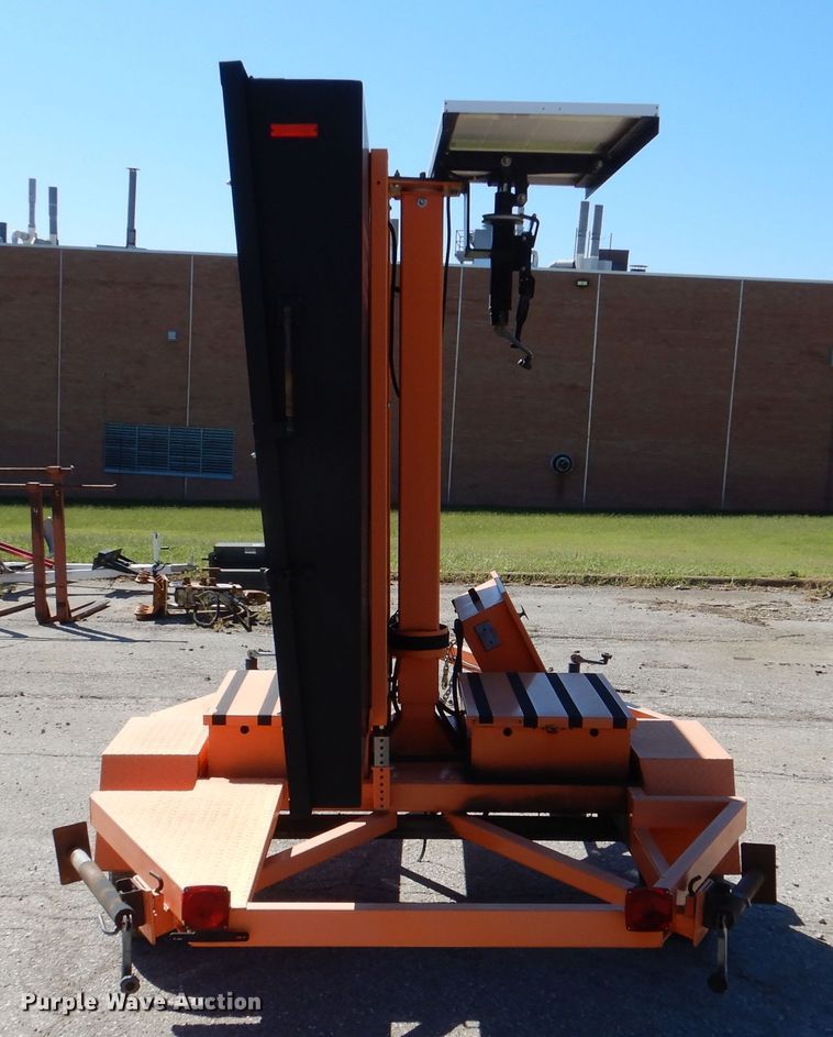 image for item DL3045 2009 Ver-Mac PCMS1210 message board trailer