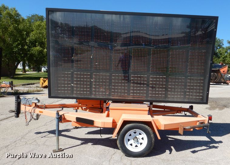 image for item DL3045 2009 Ver-Mac PCMS1210 message board trailer