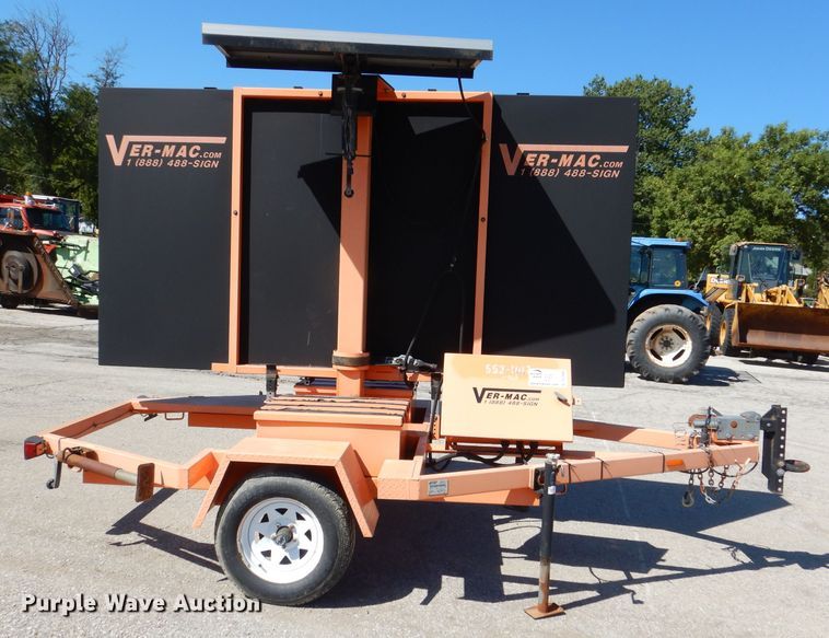 image for item DL3046 2007 Ver-Mac PCMS1210 message board trailer