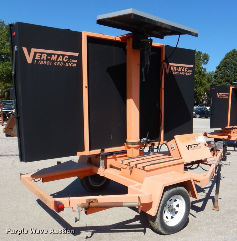 image for item DL3046 2007 Ver-Mac PCMS1210 message board trailer