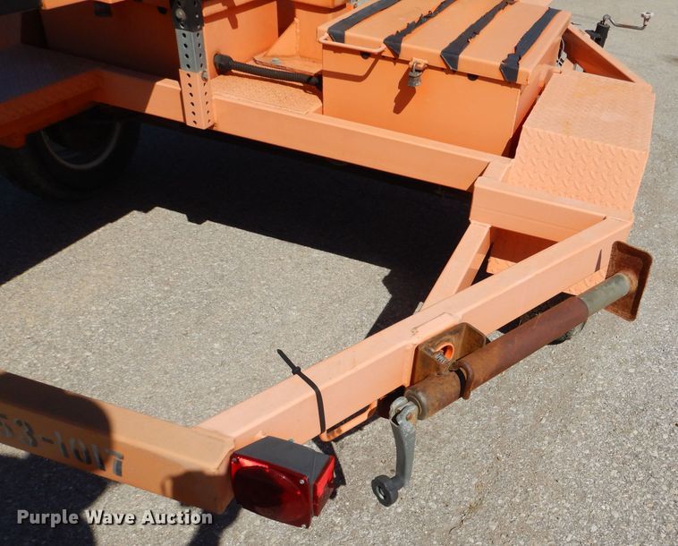 image for item DL3046 2007 Ver-Mac PCMS1210 message board trailer