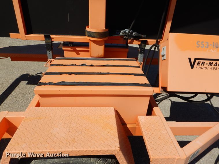 image for item DL3046 2007 Ver-Mac PCMS1210 message board trailer