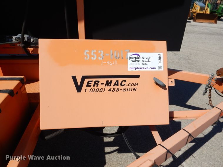 image for item DL3046 2007 Ver-Mac PCMS1210 message board trailer