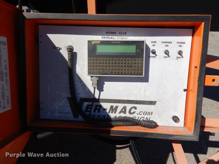 image for item DL3046 2007 Ver-Mac PCMS1210 message board trailer