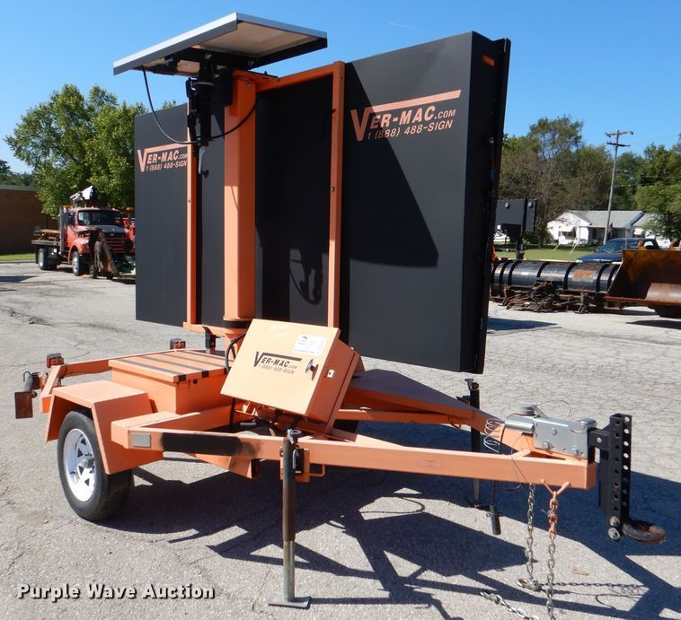 image for item DL3047 2009 Ver-Mac PCMS1210 message board trailer