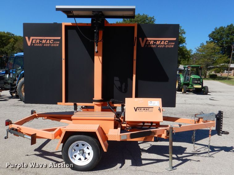 image for item DL3047 2009 Ver-Mac PCMS1210 message board trailer