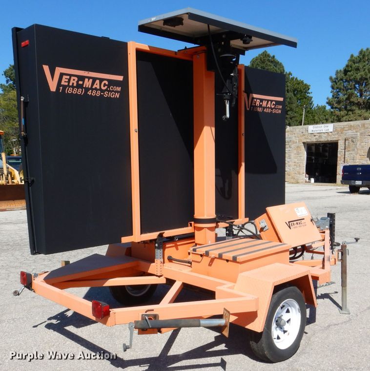 image for item DL3047 2009 Ver-Mac PCMS1210 message board trailer