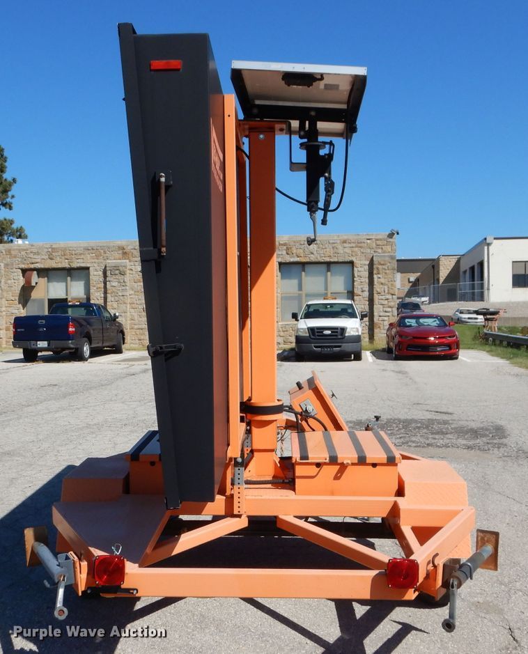 image for item DL3047 2009 Ver-Mac PCMS1210 message board trailer