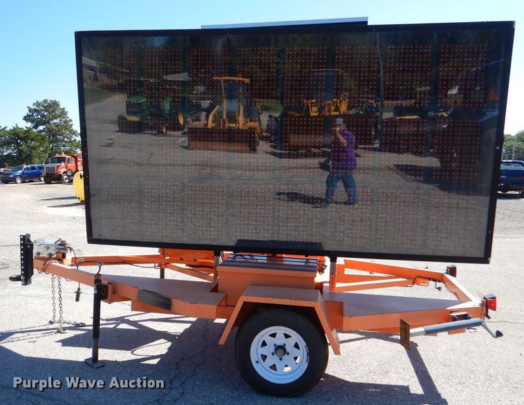 image for item DL3047 2009 Ver-Mac PCMS1210 message board trailer