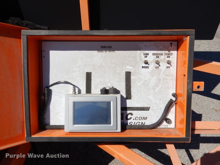 image for item DL3047 2009 Ver-Mac PCMS1210 message board trailer