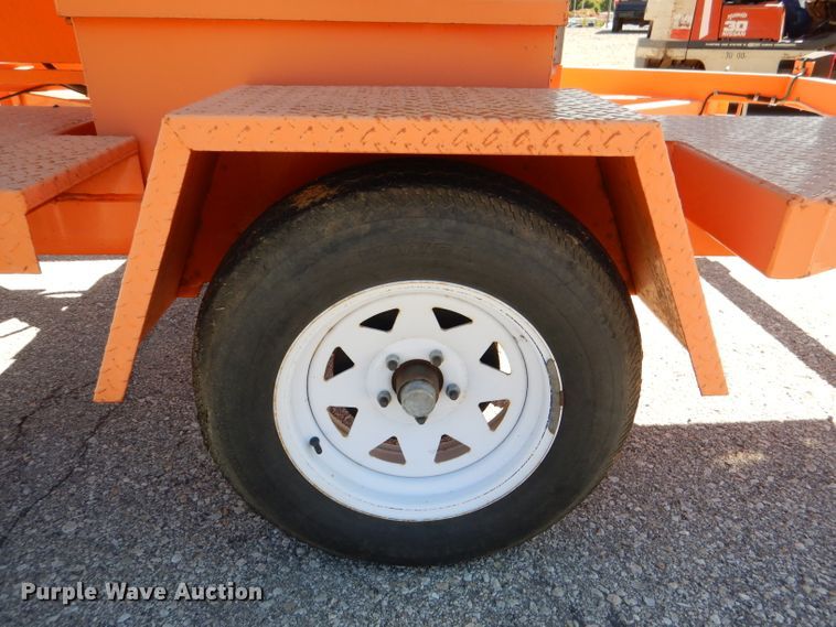 image for item DL3047 2009 Ver-Mac PCMS1210 message board trailer