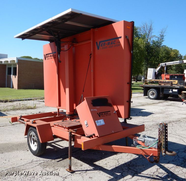 image for item DL3048 2006 Ver-Mac PCMS1210 message board trailer