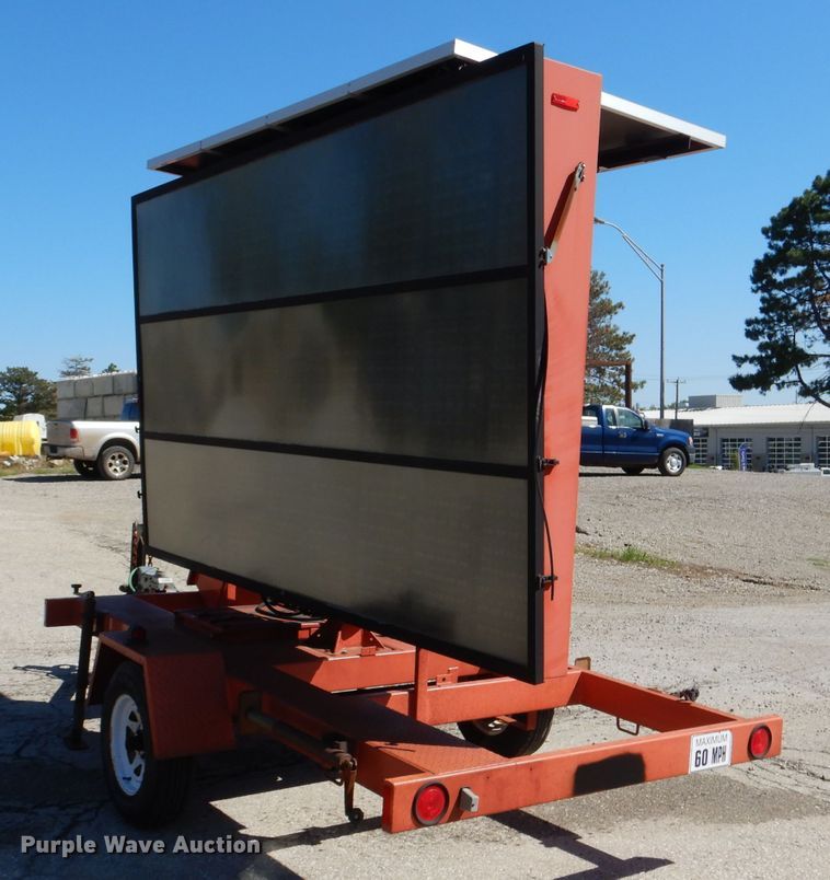 image for item DL3048 2006 Ver-Mac PCMS1210 message board trailer