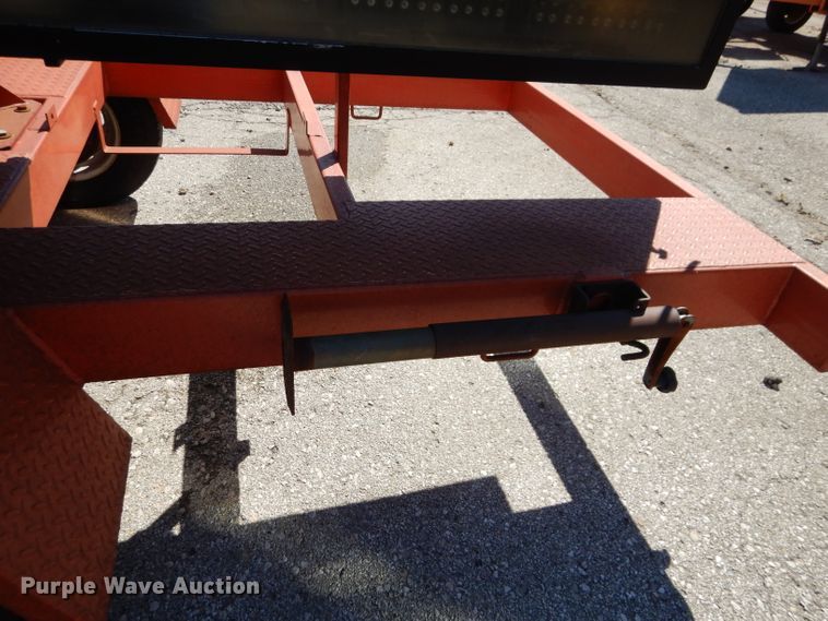 image for item DL3048 2006 Ver-Mac PCMS1210 message board trailer