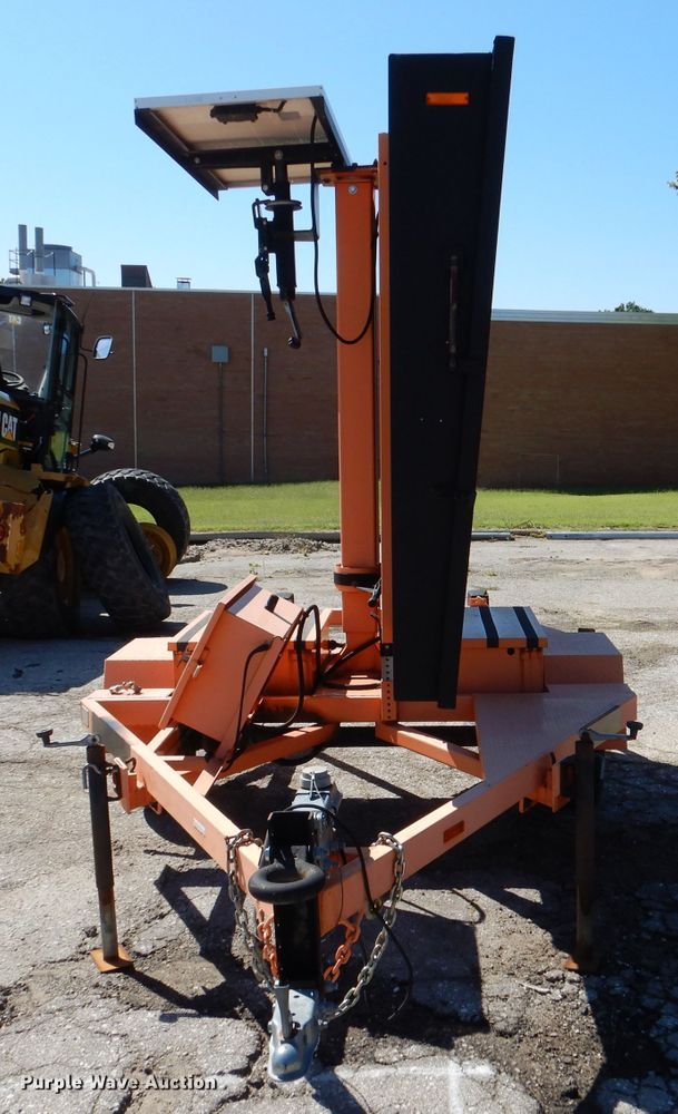 image for item DL3049 2009 Ver-Mac PCMS1210 message board trailer