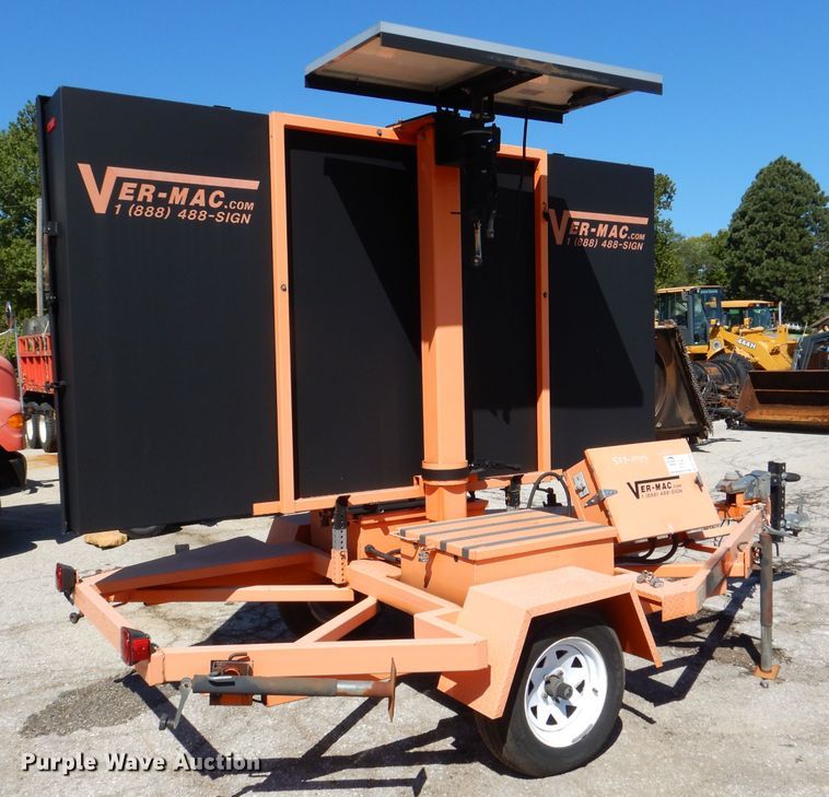 image for item DL3049 2009 Ver-Mac PCMS1210 message board trailer