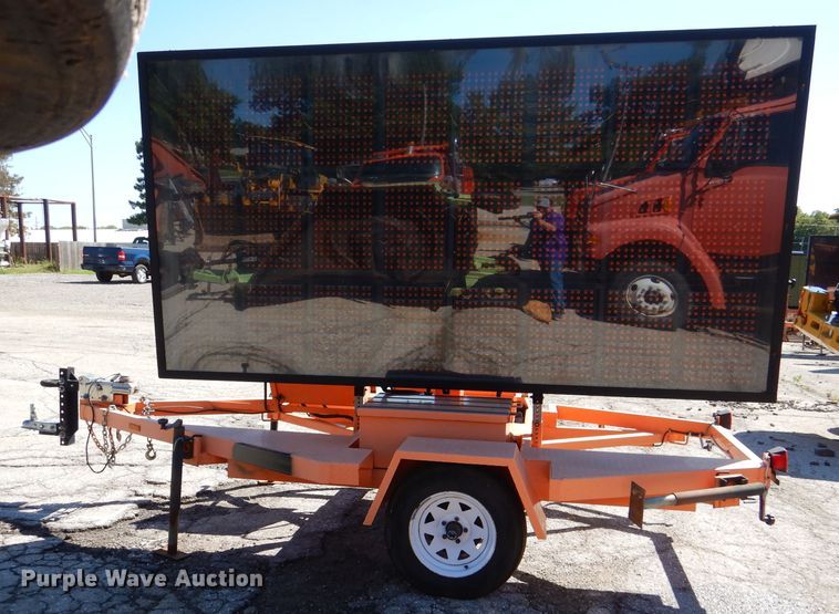 image for item DL3049 2009 Ver-Mac PCMS1210 message board trailer