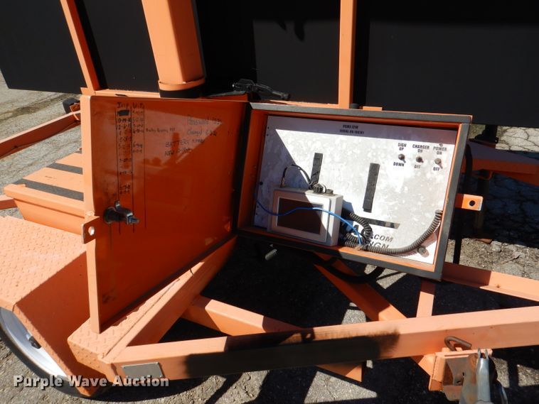 image for item DL3049 2009 Ver-Mac PCMS1210 message board trailer