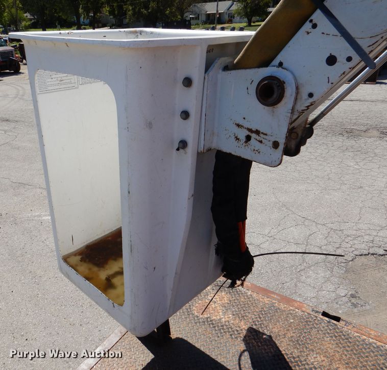 image for item DL3051 2000 Sterling L7500  bucket truck