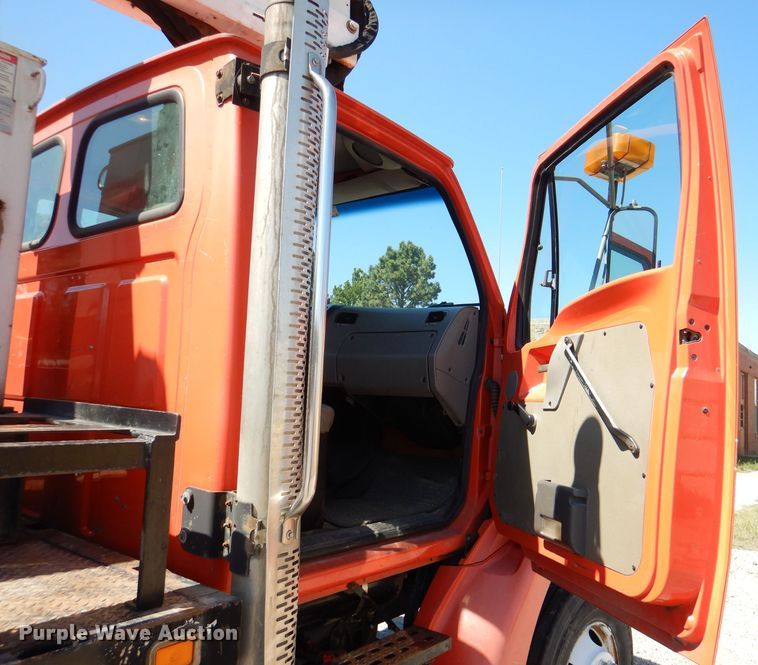 image for item DL3051 2000 Sterling L7500  bucket truck