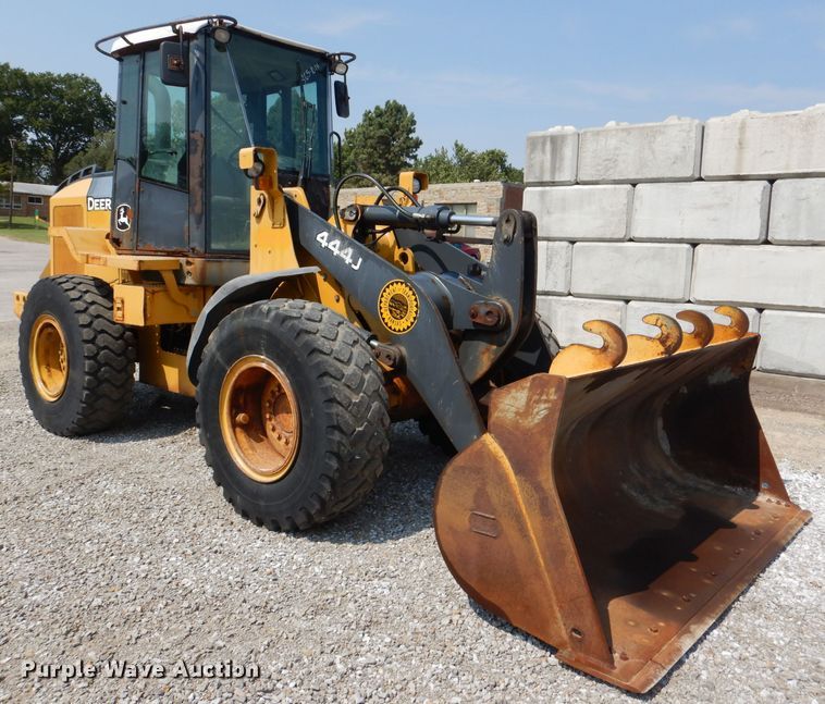 image for item DL3053 2005 John Deere 444J  wheel loader