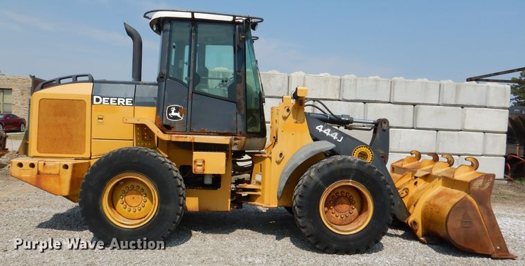 image for item DL3053 2005 John Deere 444J  wheel loader