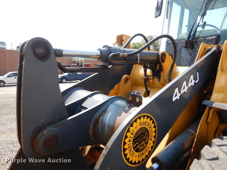 image for item DL3053 2005 John Deere 444J  wheel loader