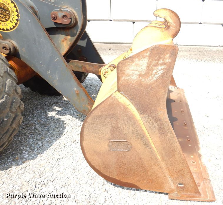 image for item DL3053 2005 John Deere 444J  wheel loader