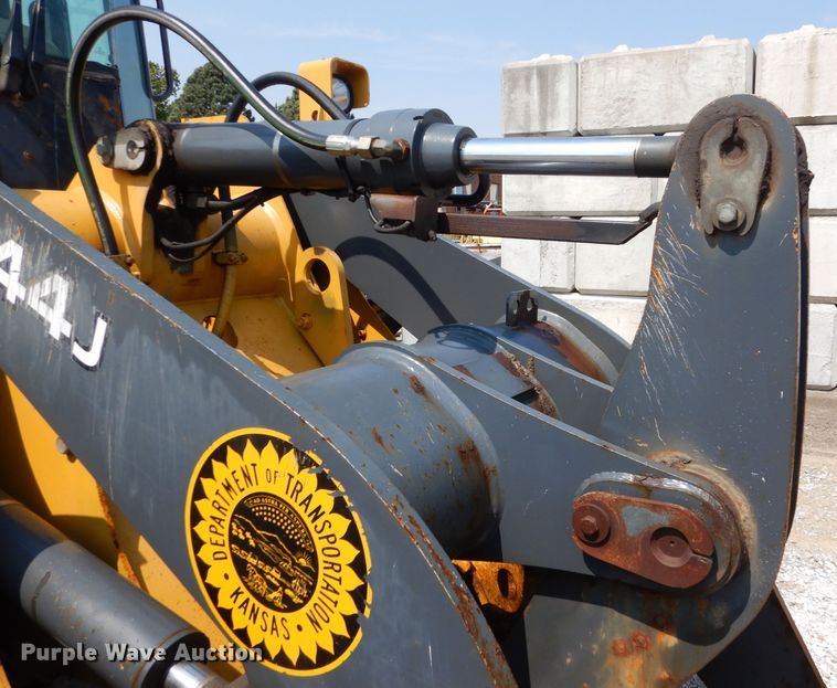 image for item DL3053 2005 John Deere 444J  wheel loader