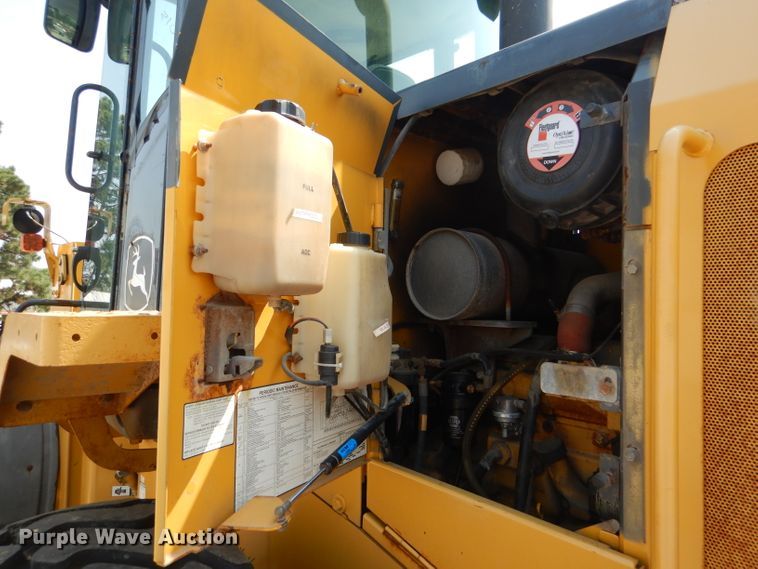 image for item DL3053 2005 John Deere 444J  wheel loader