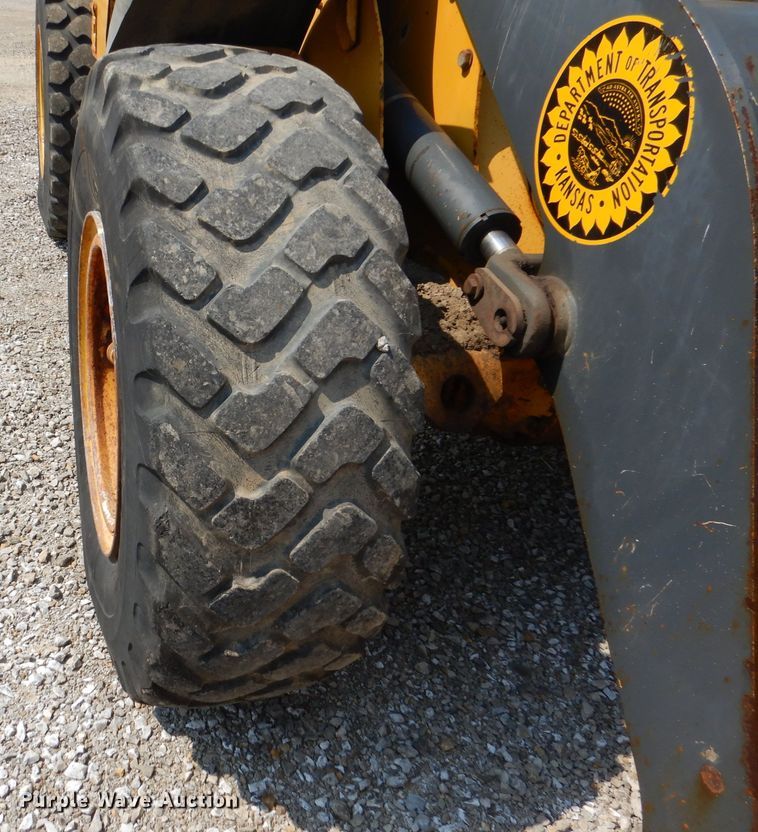 image for item DL3053 2005 John Deere 444J  wheel loader