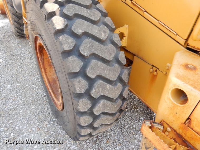 image for item DL3053 2005 John Deere 444J  wheel loader