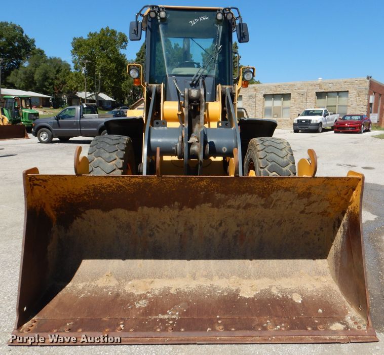 image for item DL3055 2006 John Deere 444J  wheel loader