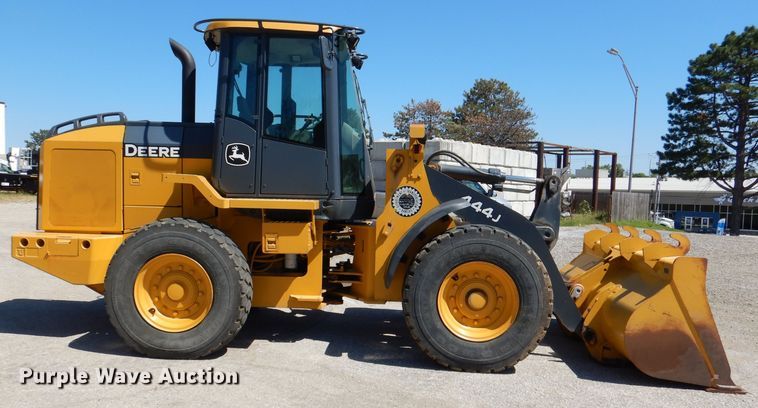 image for item DL3055 2006 John Deere 444J  wheel loader