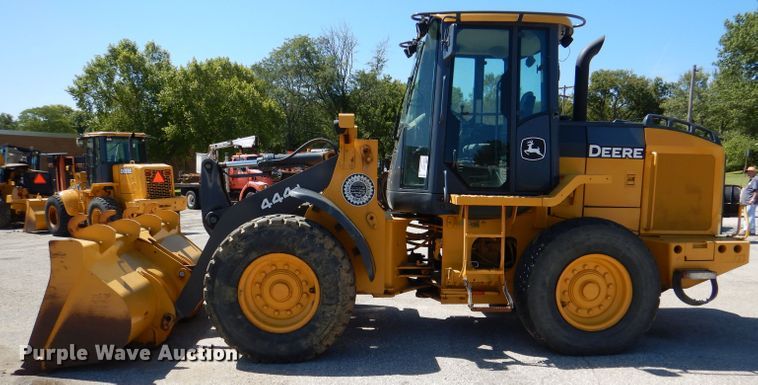 image for item DL3055 2006 John Deere 444J  wheel loader