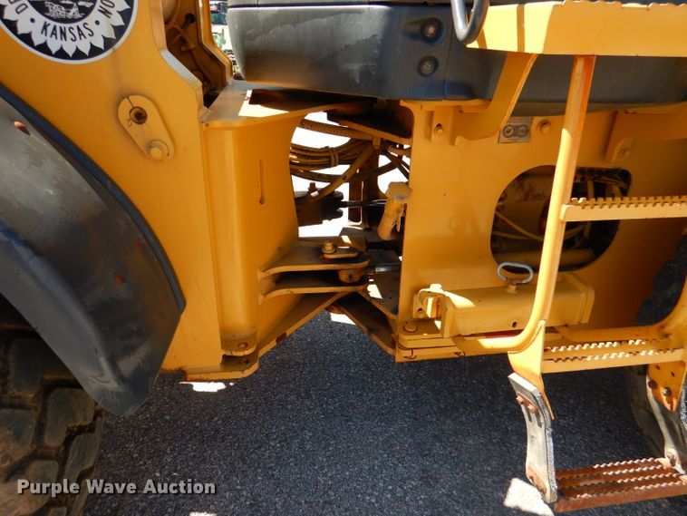 image for item DL3055 2006 John Deere 444J  wheel loader