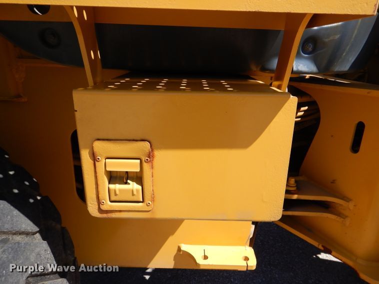 image for item DL3055 2006 John Deere 444J  wheel loader