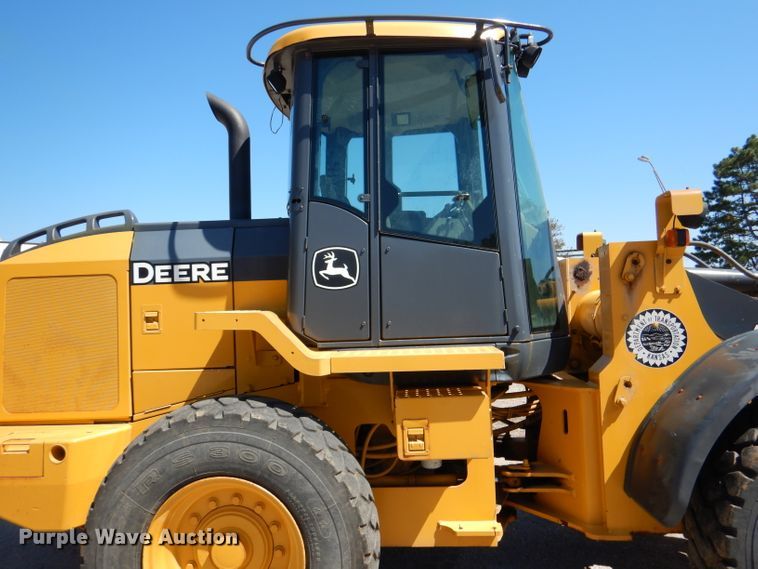 image for item DL3055 2006 John Deere 444J  wheel loader
