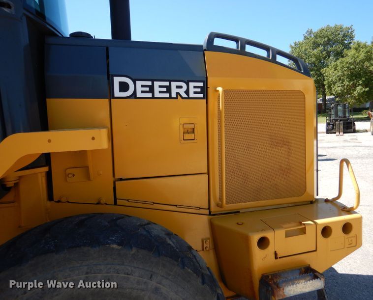 image for item DL3055 2006 John Deere 444J  wheel loader