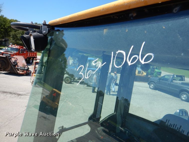 image for item DL3055 2006 John Deere 444J  wheel loader