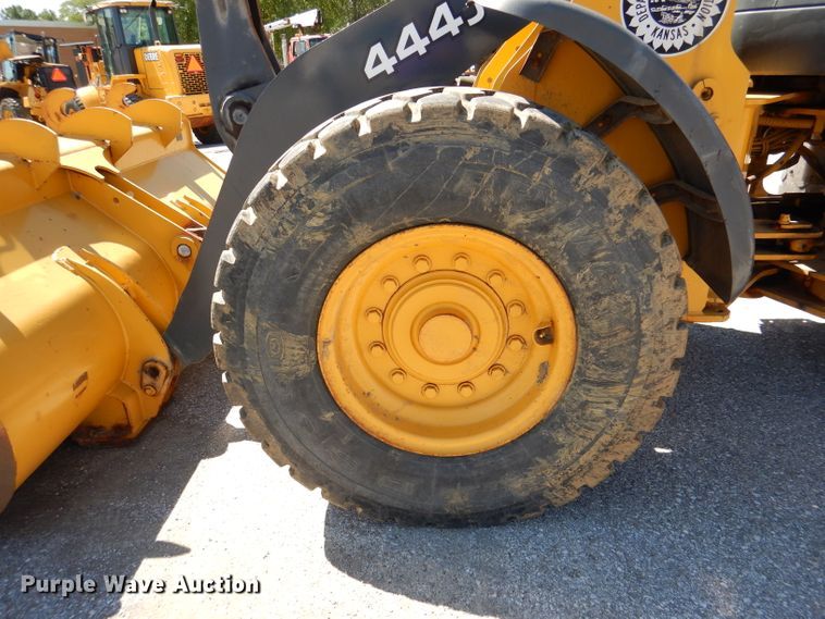 image for item DL3055 2006 John Deere 444J  wheel loader