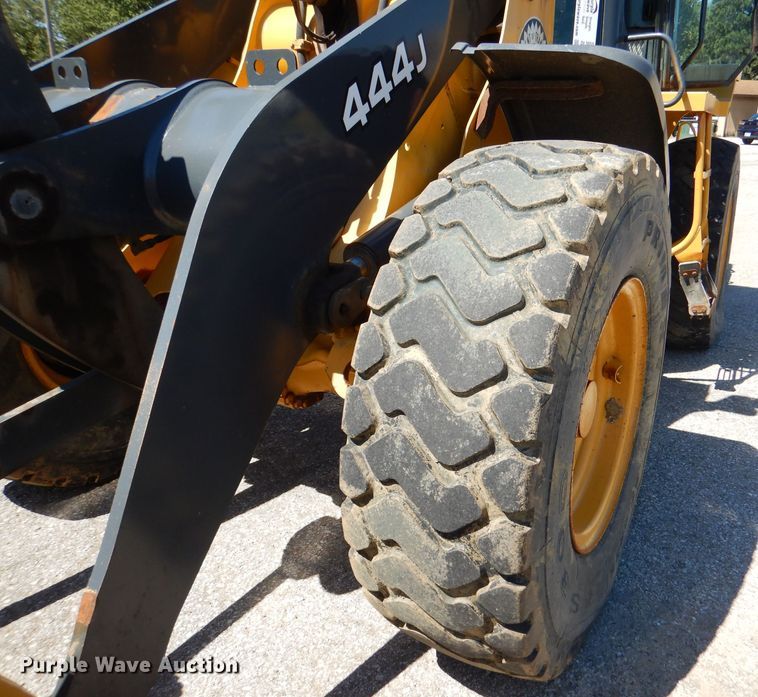 image for item DL3055 2006 John Deere 444J  wheel loader