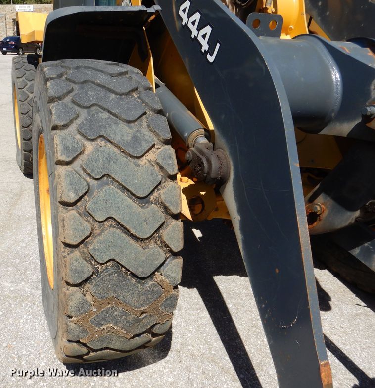 image for item DL3055 2006 John Deere 444J  wheel loader