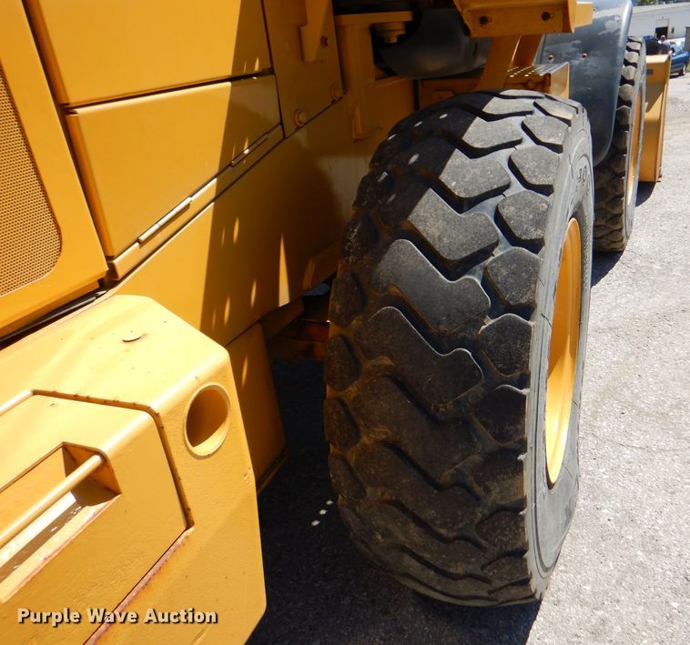 image for item DL3055 2006 John Deere 444J  wheel loader