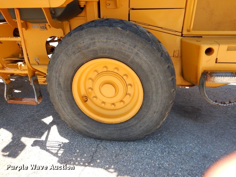 image for item DL3055 2006 John Deere 444J  wheel loader