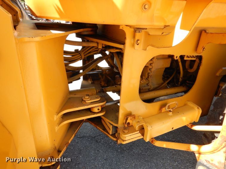 image for item DL3062 2003 John Deere 444H  wheel loader