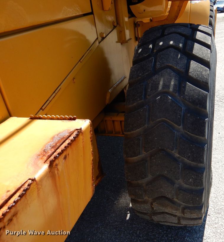 image for item DL3062 2003 John Deere 444H  wheel loader