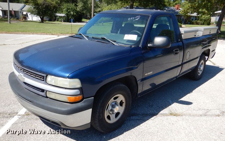 image for item DL3064 2002 Chevrolet Silverado 1500  pickup truck